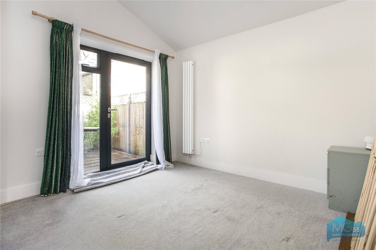 1 bedroom House to rent - Martyn Gerrard