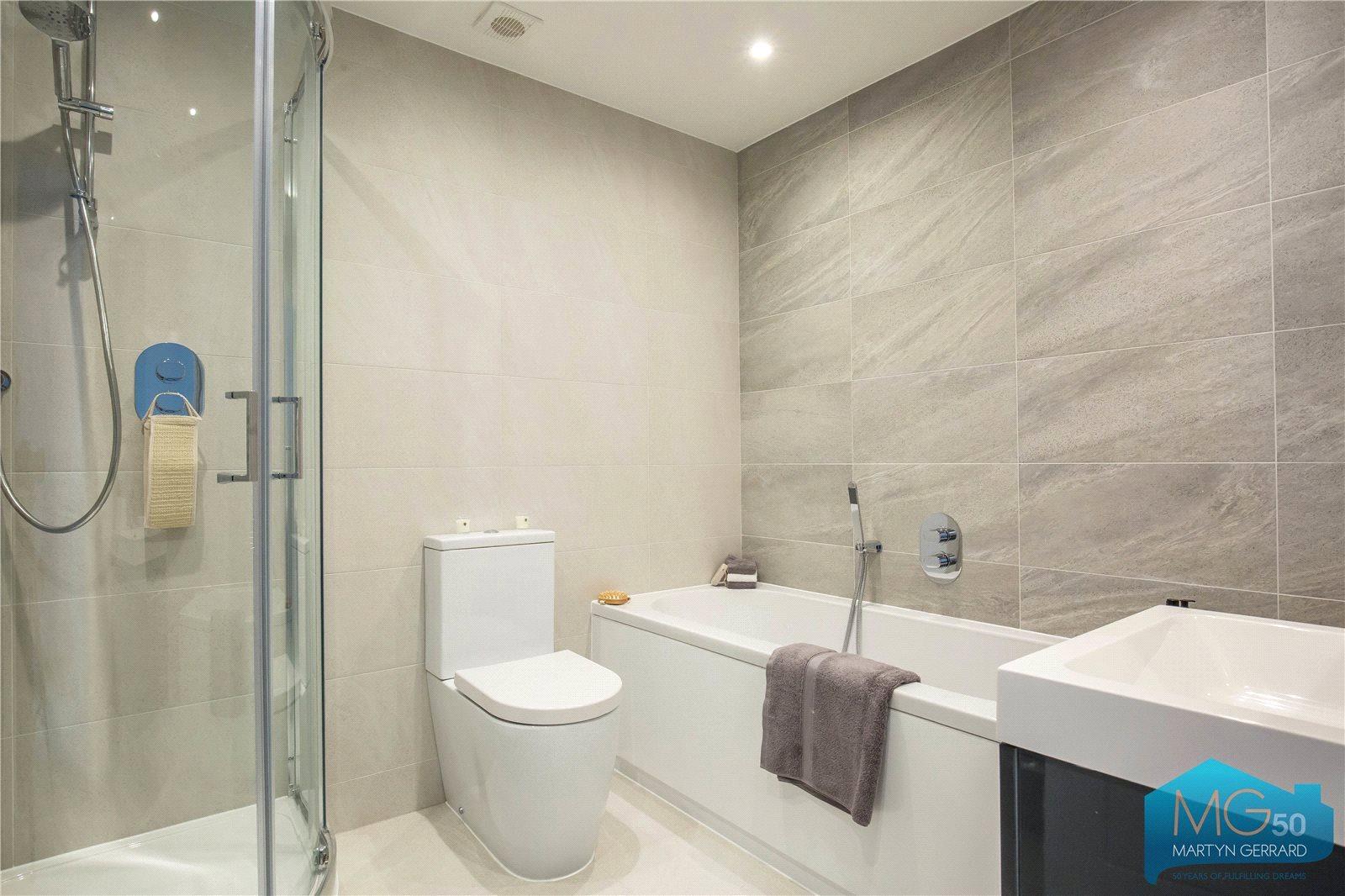 4 bedroom Terraced House to rent - Martyn Gerrard