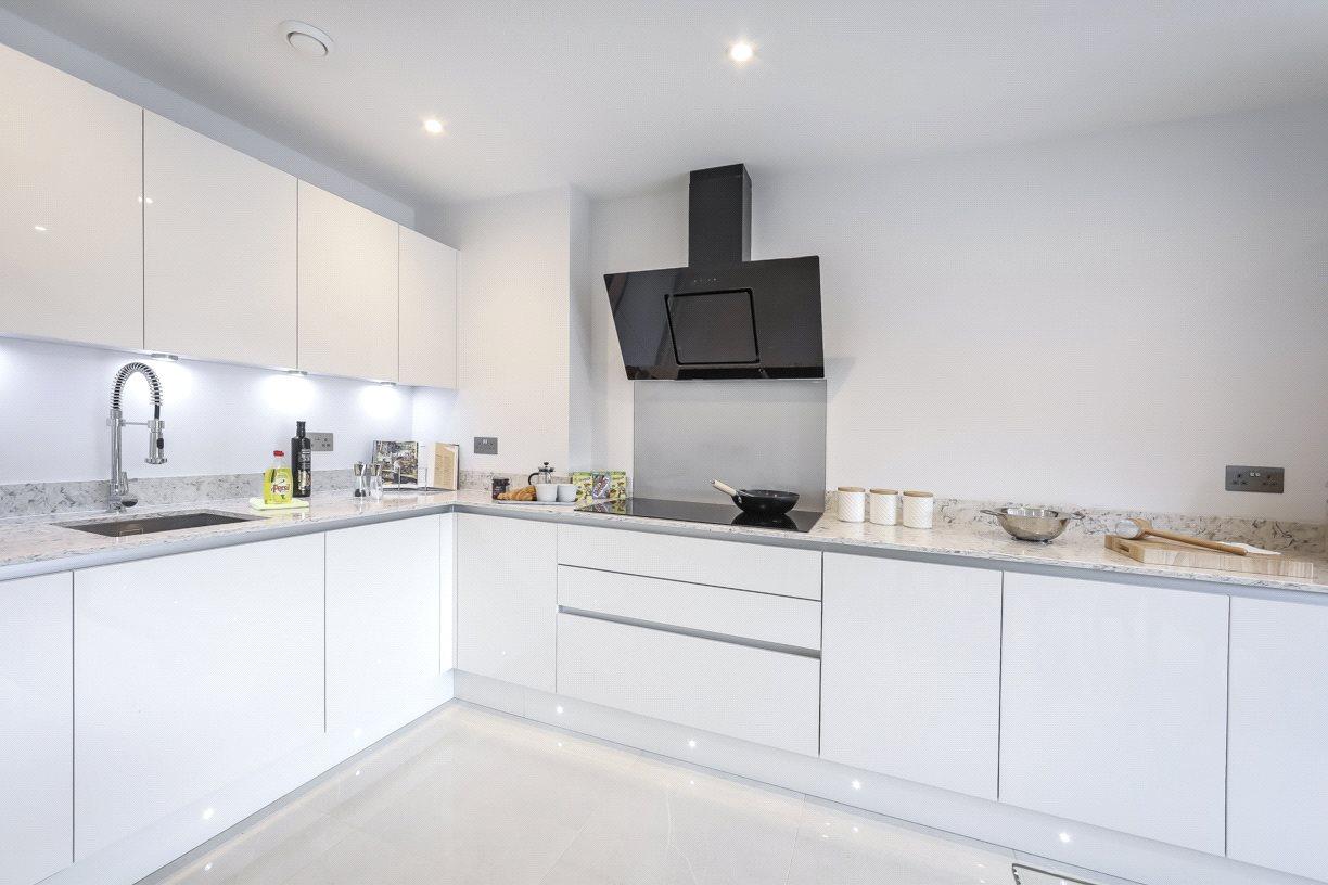 4 bedroom Terraced House to rent - Martyn Gerrard