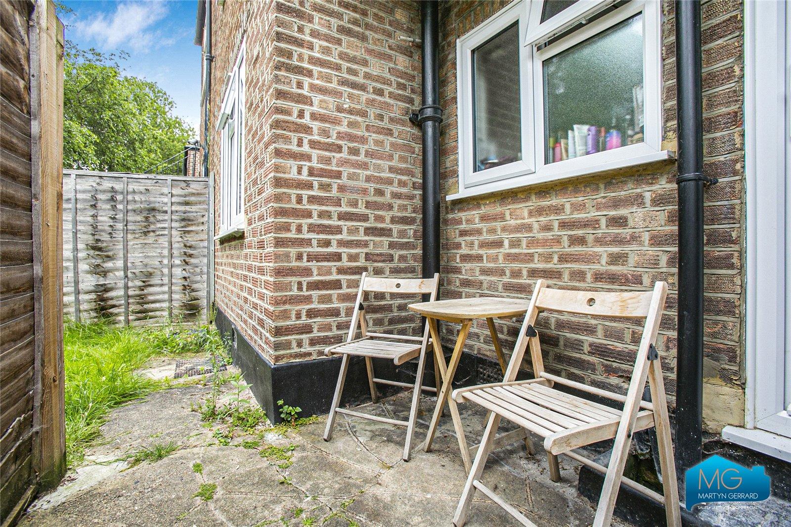 2 bedroom Ground Floor Flat to rent - Martyn Gerrard