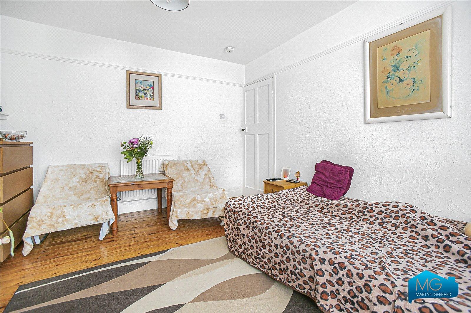 2 bedroom Ground Floor Flat to rent - Martyn Gerrard