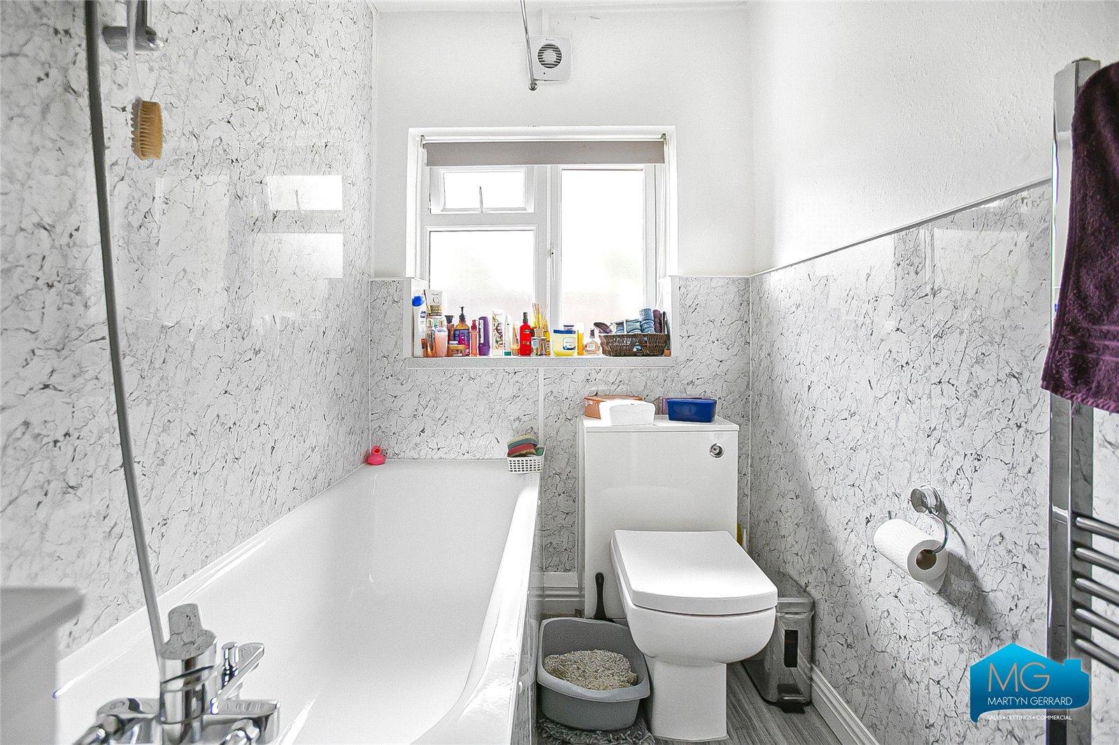 2 bedroom Ground Floor Flat to rent - Martyn Gerrard
