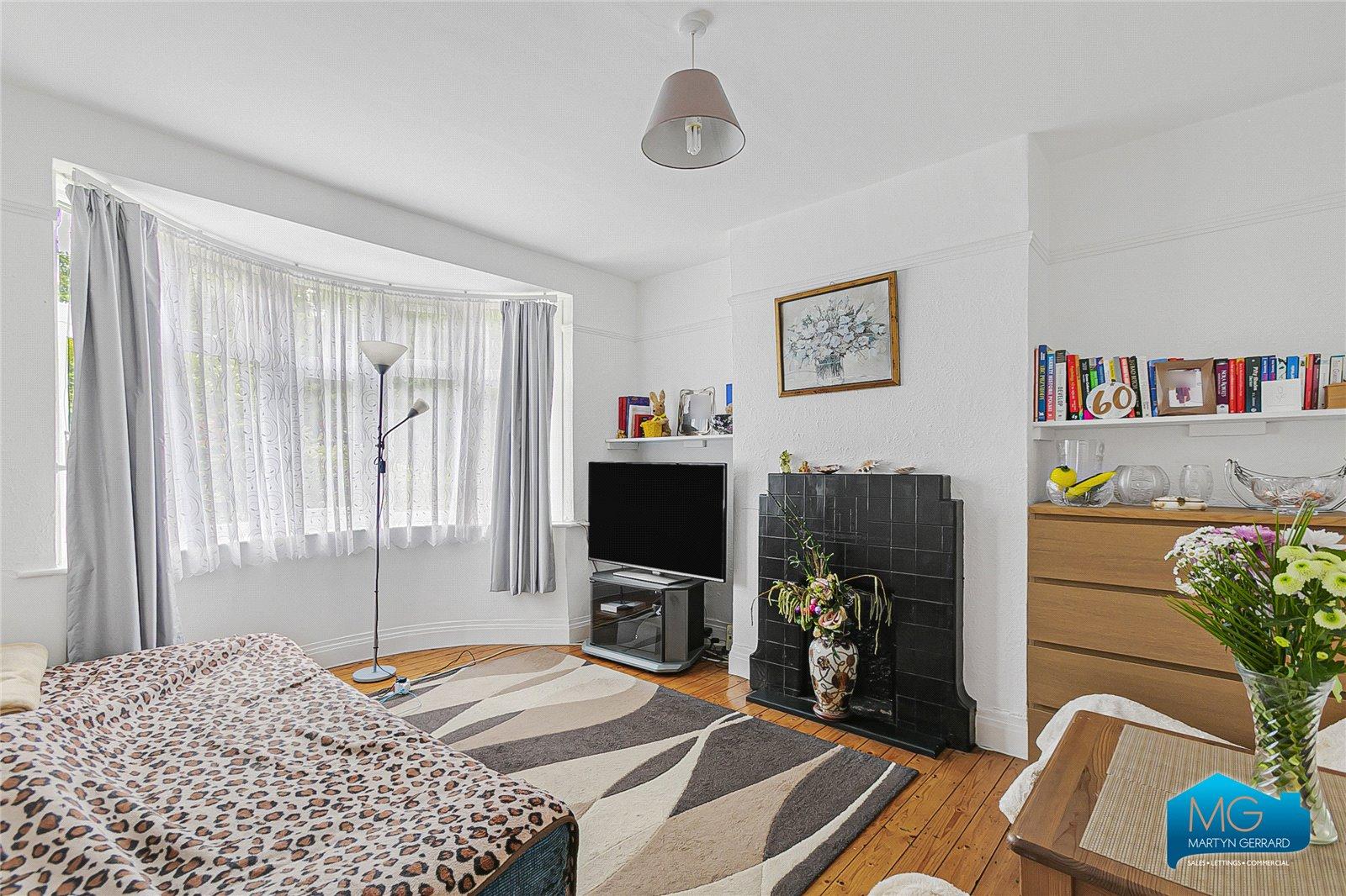 2 bedroom Ground Floor Flat to rent - Martyn Gerrard