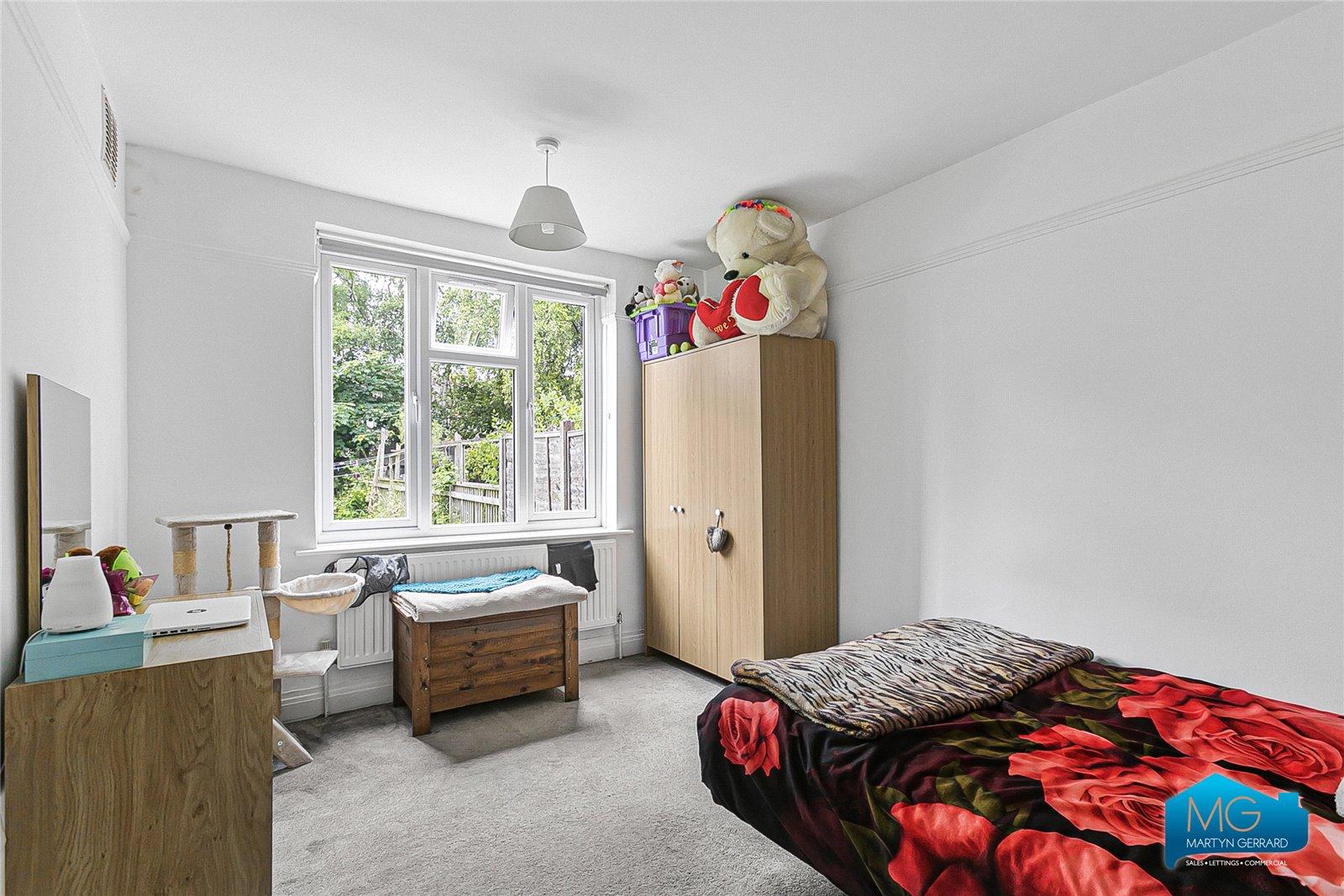 2 bedroom Ground Floor Flat to rent - Martyn Gerrard