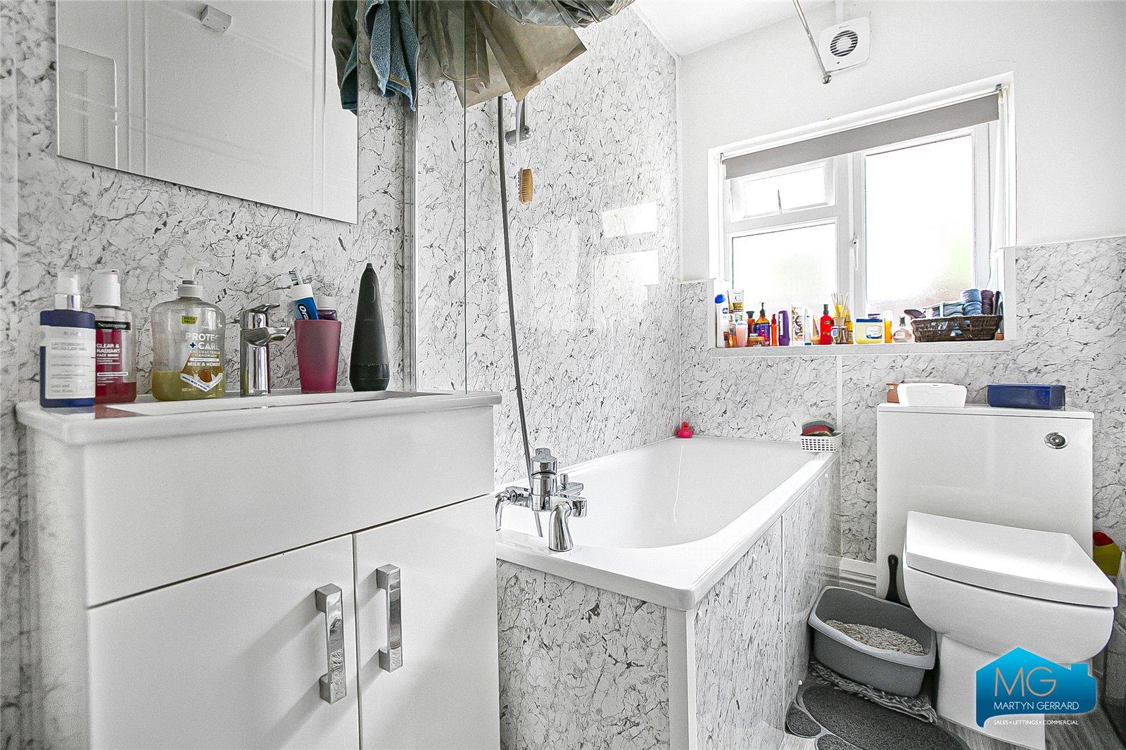 2 bedroom Ground Floor Flat to rent - Martyn Gerrard