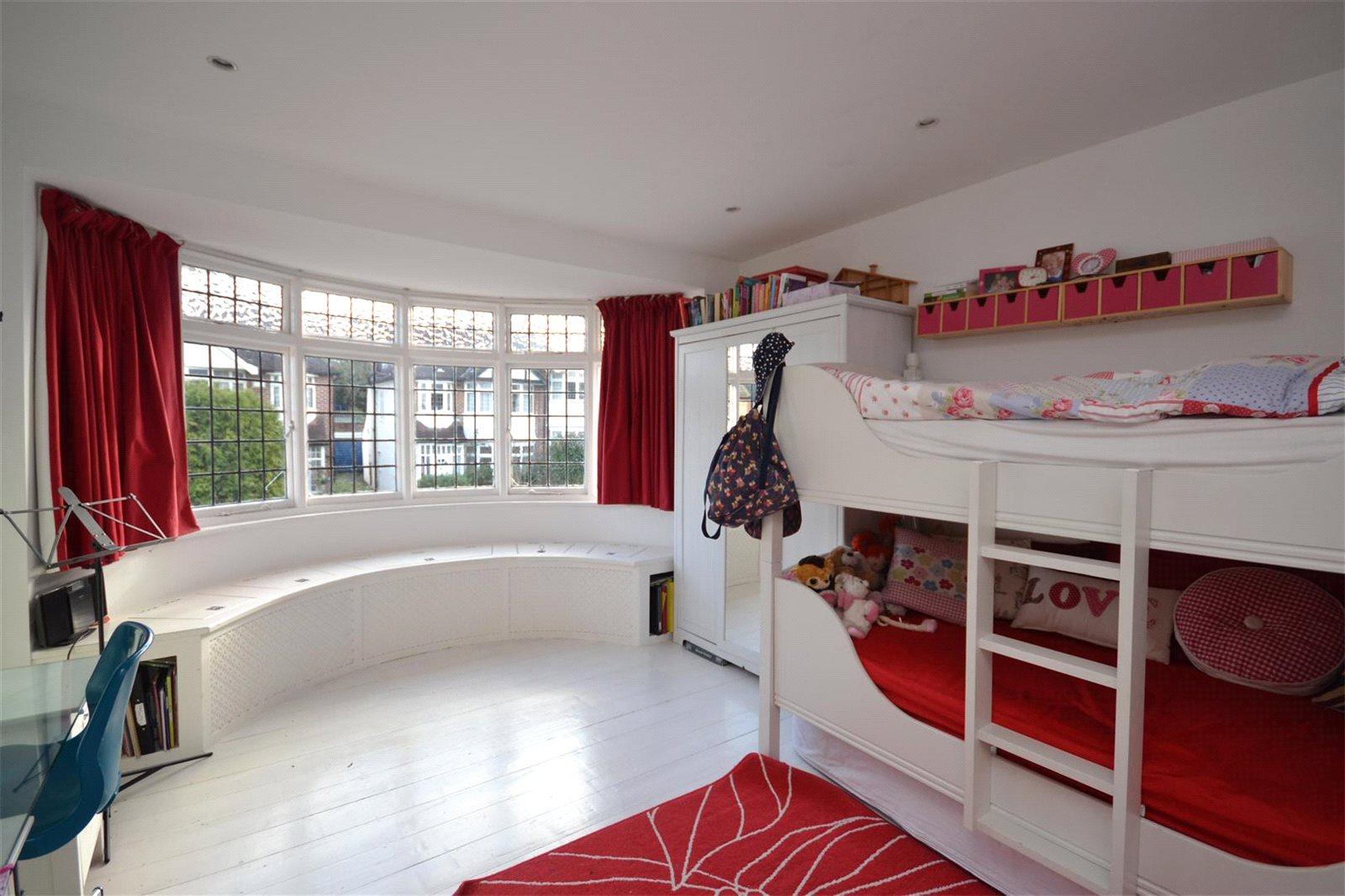 3 bedroom Semi-Detached House to rent - Martyn Gerrard