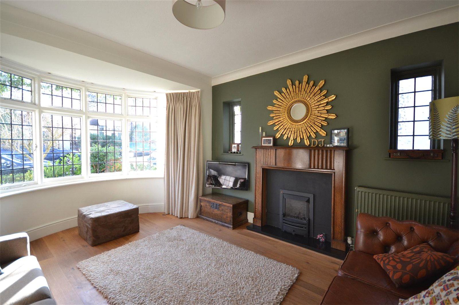 3 bedroom Semi-Detached House to rent - Martyn Gerrard