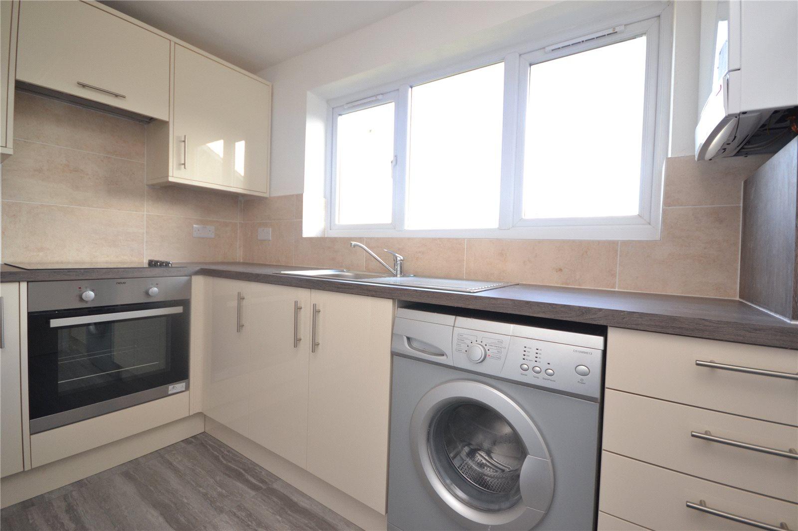 2 bedroom Apartment to rent - Martyn Gerrard