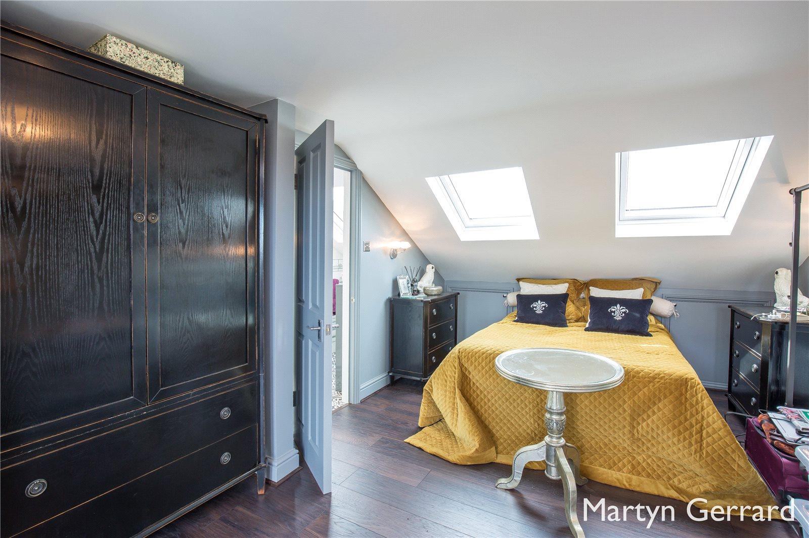 2 bedroom Apartment to rent - Martyn Gerrard