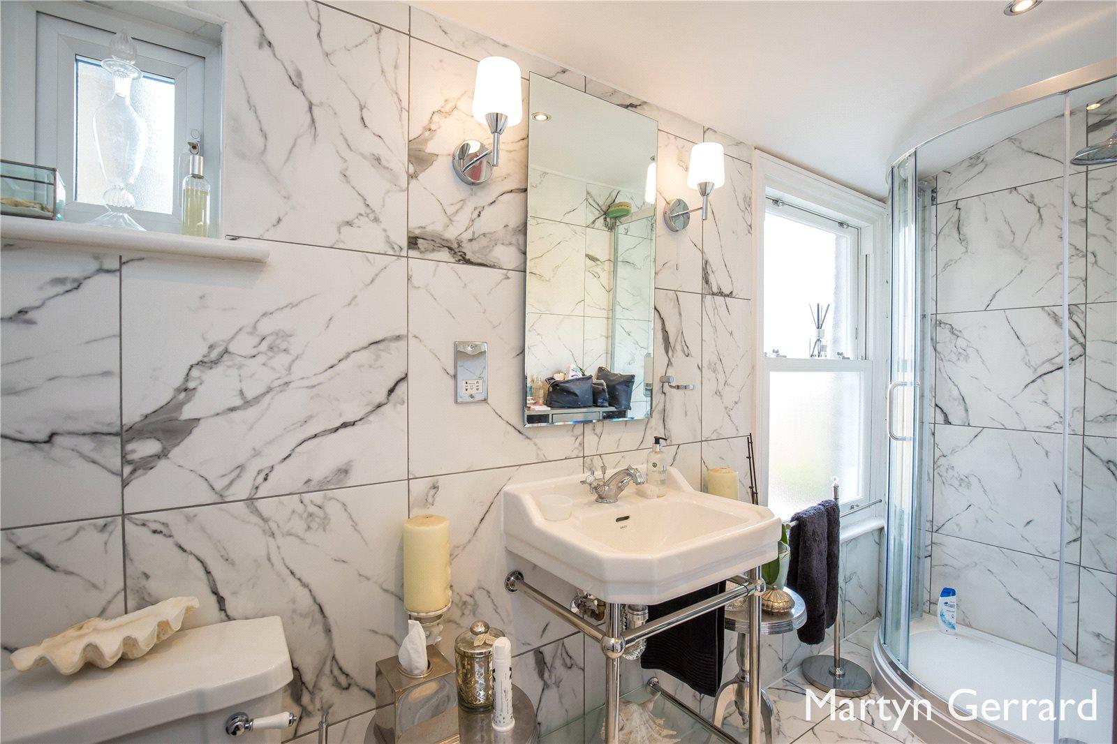 2 bedroom Apartment to rent - Martyn Gerrard