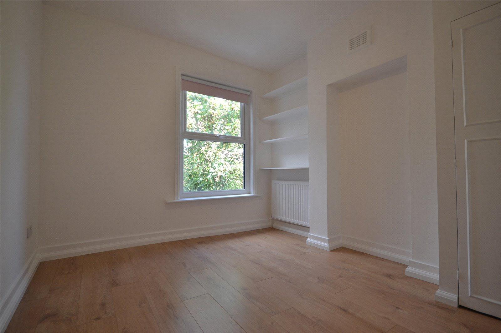 2 bedroom Apartment to rent - Martyn Gerrard