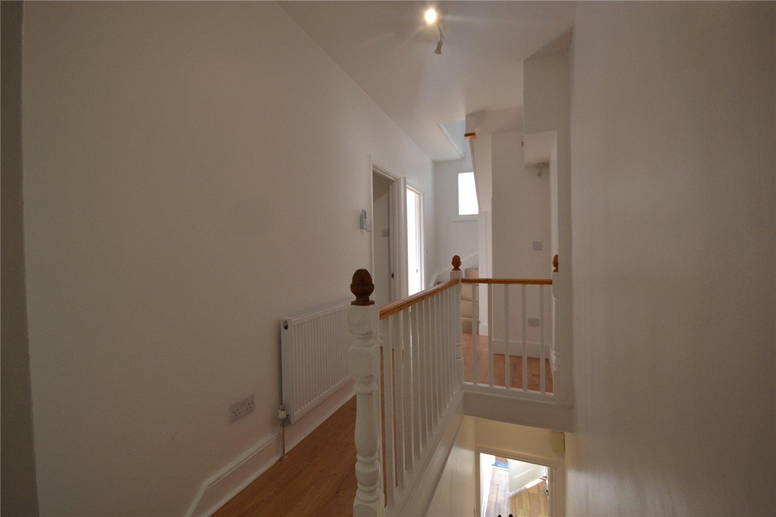 2 bedroom Apartment to rent - Martyn Gerrard