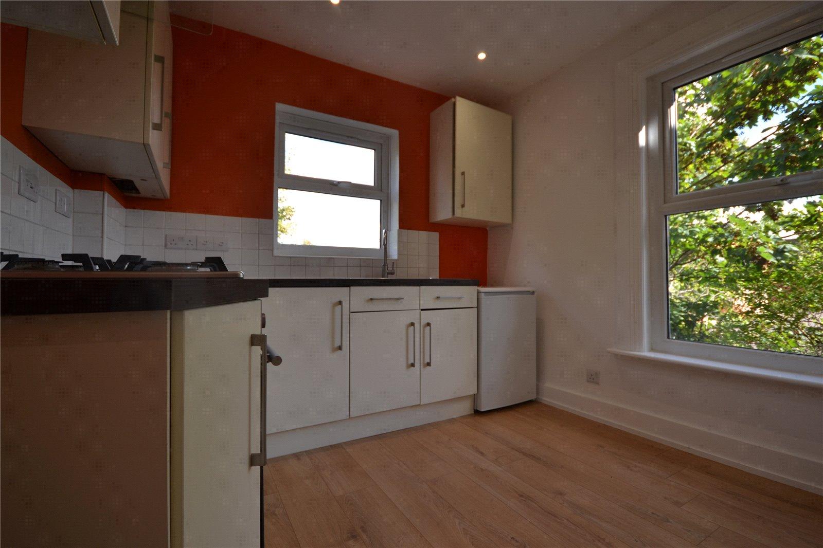 2 bedroom Apartment to rent - Martyn Gerrard