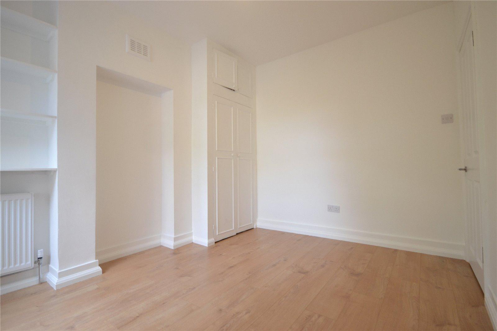 2 bedroom Apartment to rent - Martyn Gerrard