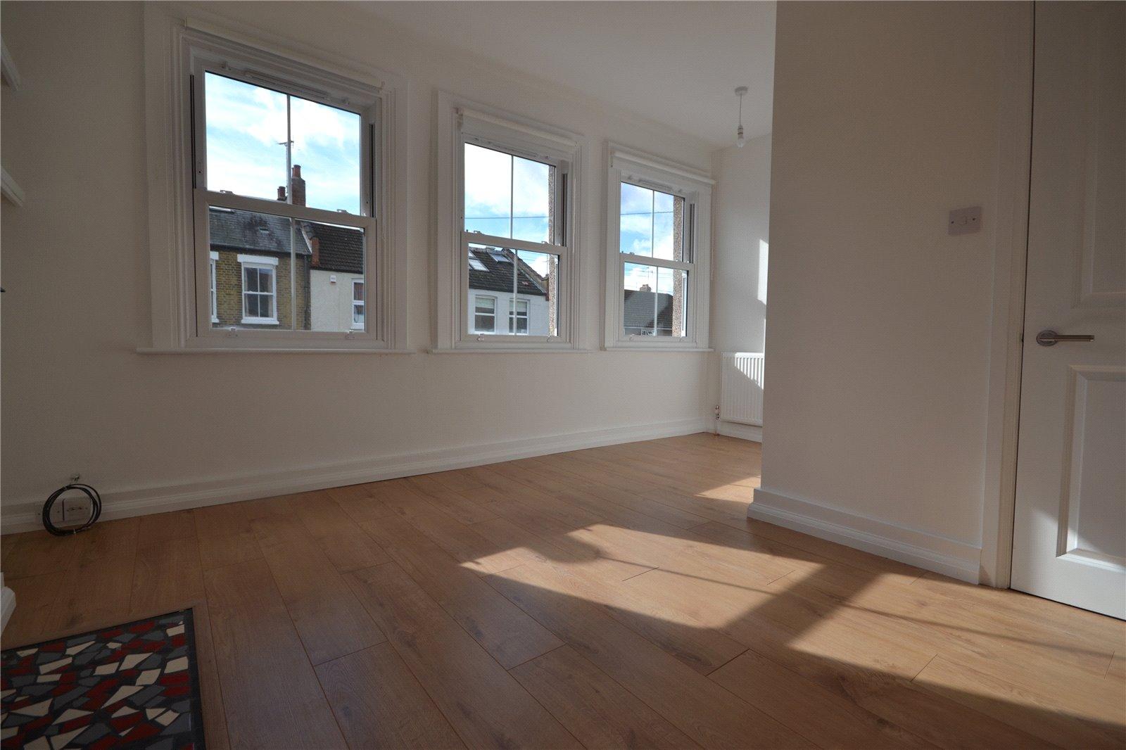 2 bedroom Apartment to rent - Martyn Gerrard