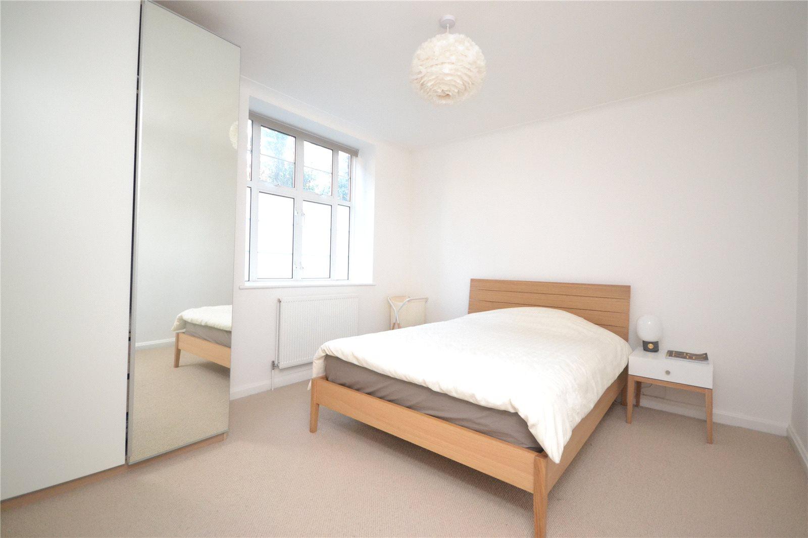 2 bedroom Ground Floor Flat to rent - Martyn Gerrard