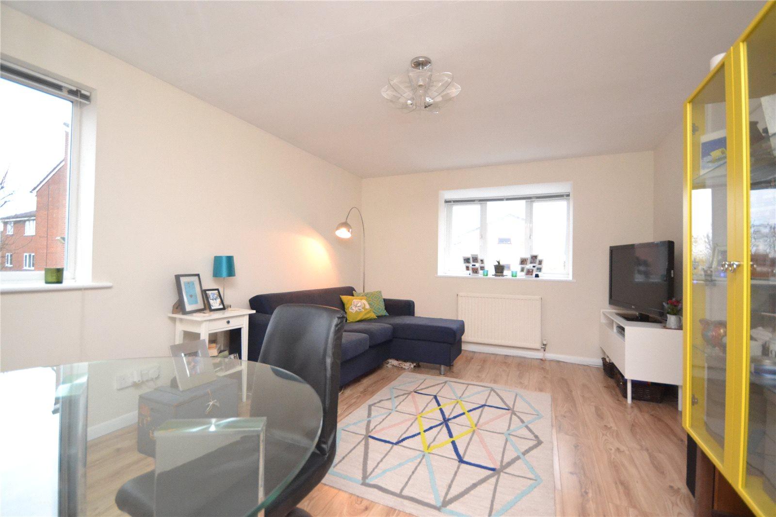 2 bedroom Apartment to rent - Martyn Gerrard