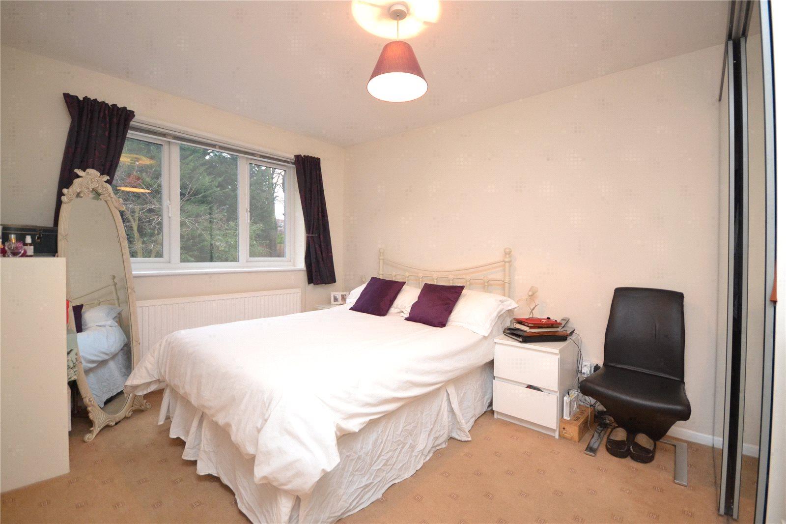 2 bedroom Apartment to rent + ' - Martyn Gerrard