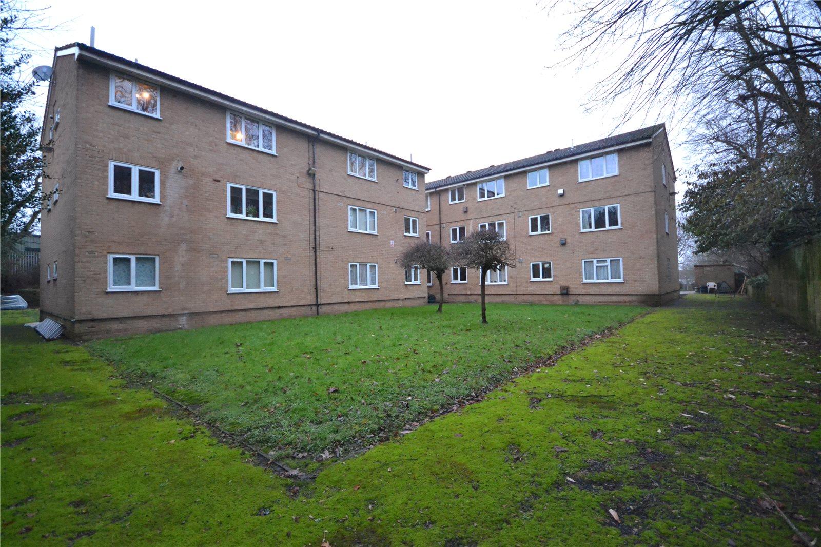 2 bedroom Apartment to rent - Martyn Gerrard