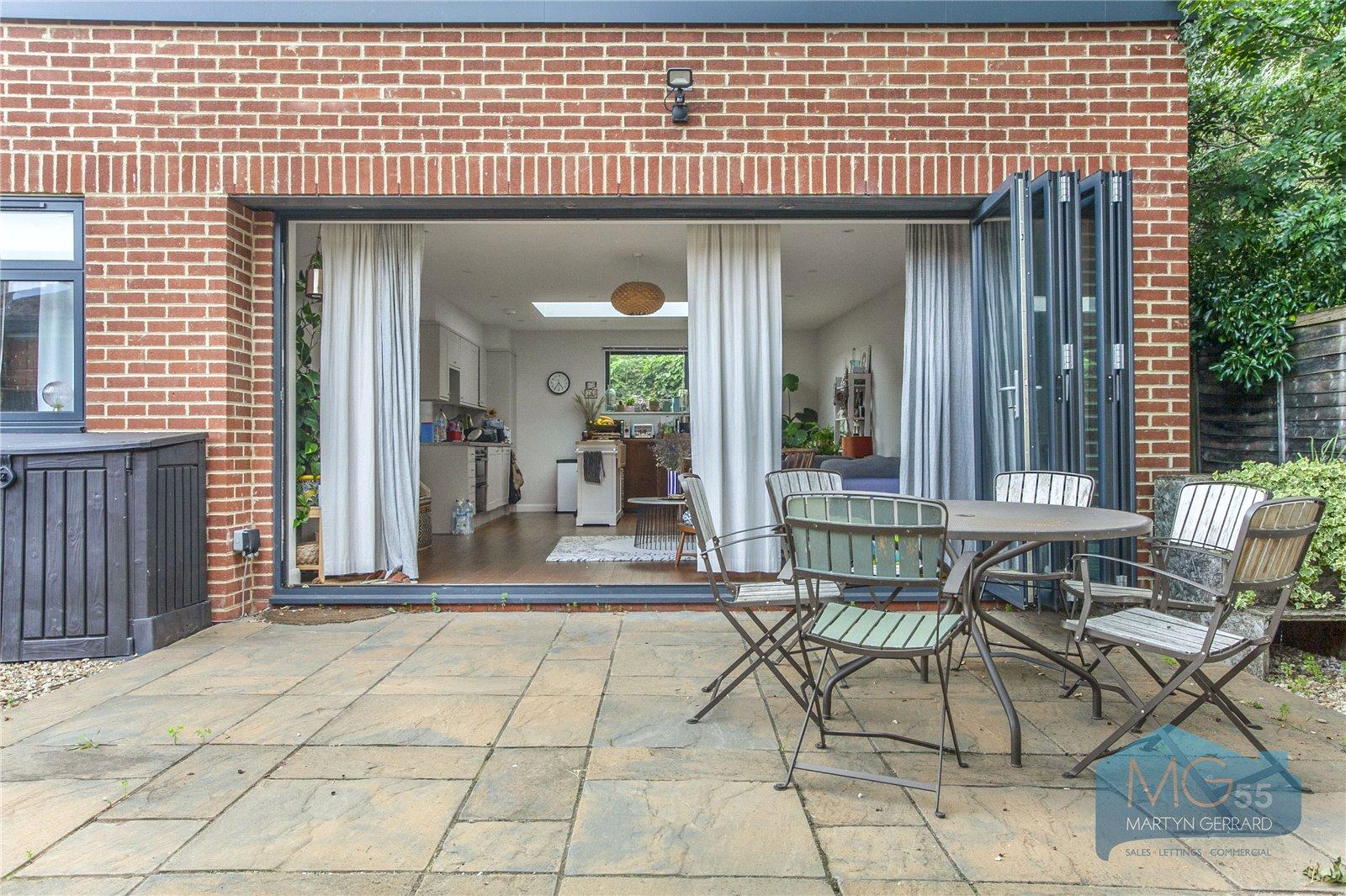 2 bedroom Bungalow to rent + ' - Martyn Gerrard