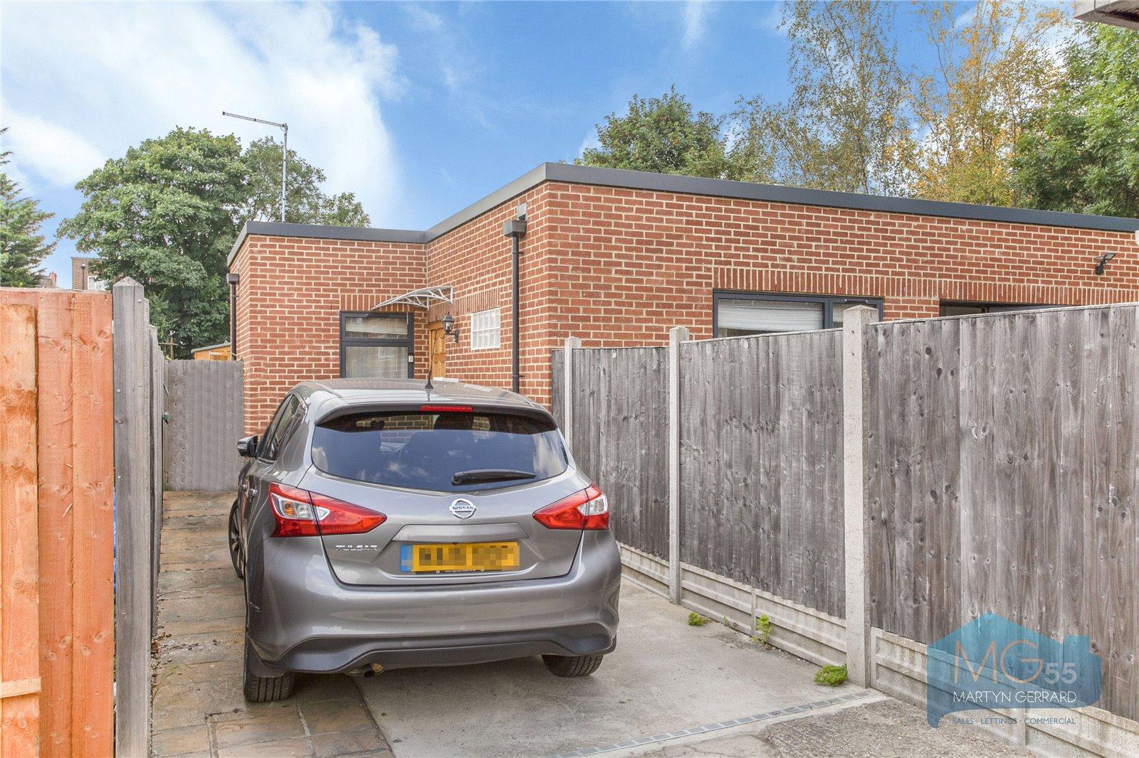2 bedroom Bungalow to rent - Martyn Gerrard