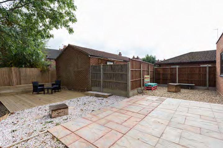 2 bedroom Bungalow to rent - Martyn Gerrard