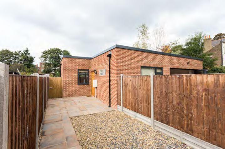 2 bedroom Bungalow to rent - Martyn Gerrard