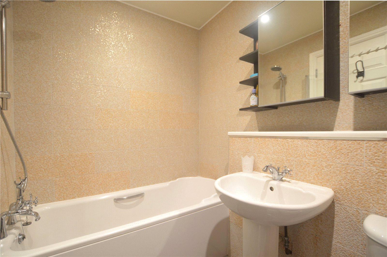3 bedroom House to rent - Martyn Gerrard
