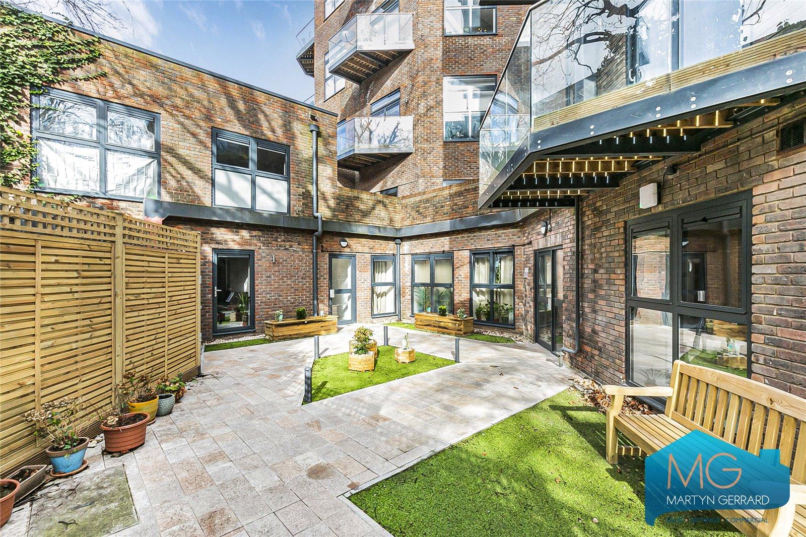 3 bedroom Apartment to rent - Martyn Gerrard