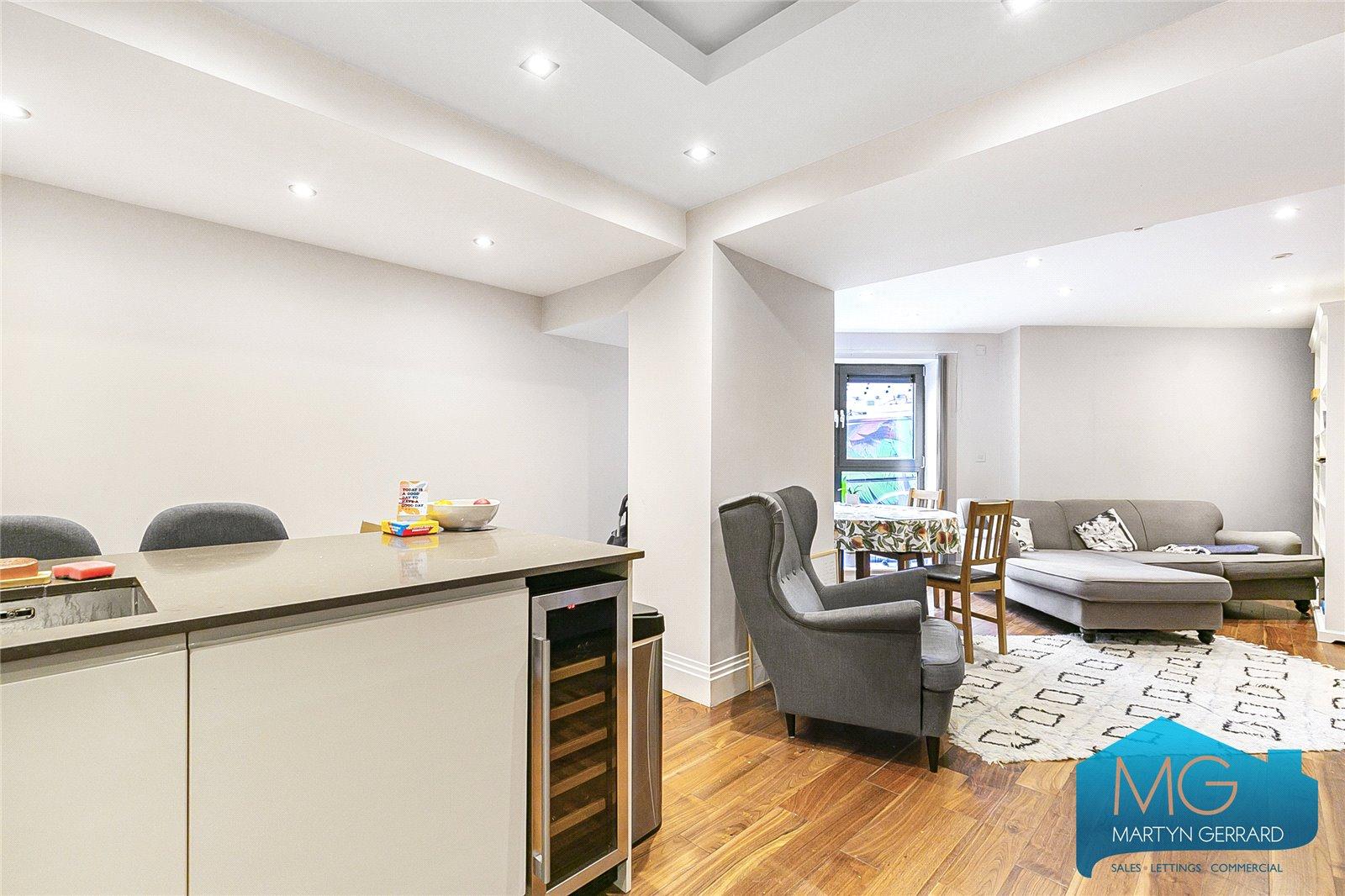 3 bedroom Apartment to rent - Martyn Gerrard