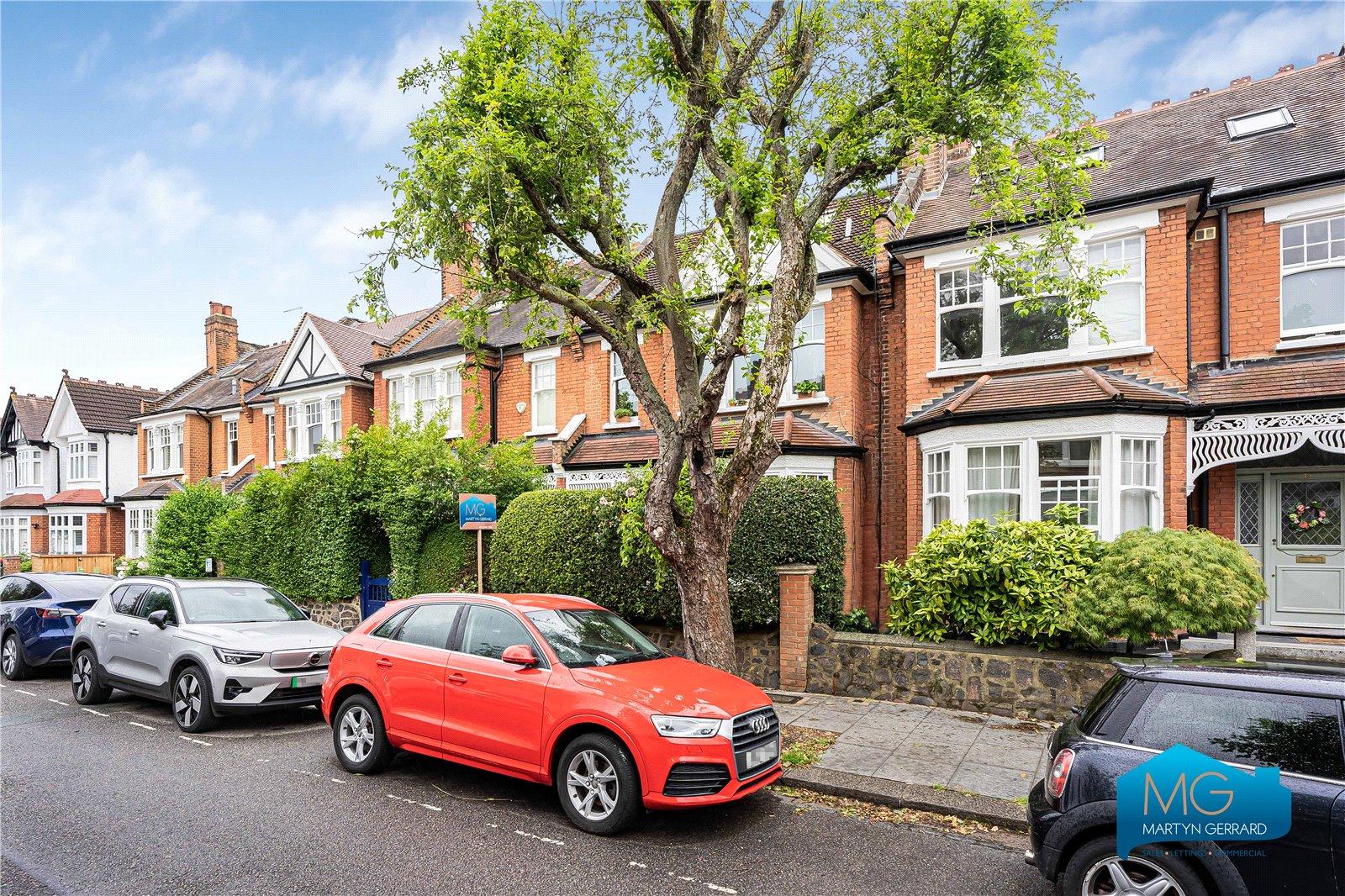 Terraced House to rent - Martyn Gerrard