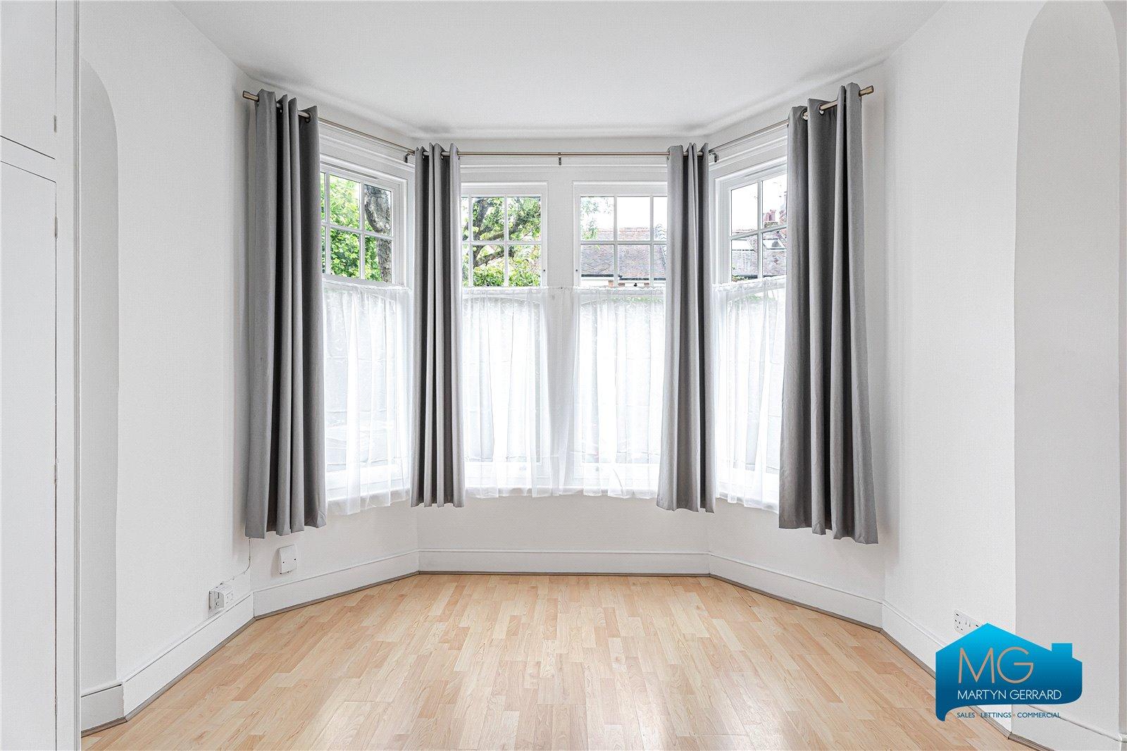 Terraced House to rent - Martyn Gerrard