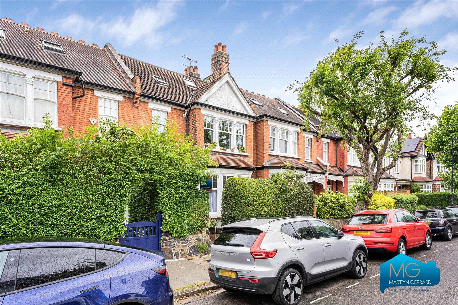 Terraced House to rent - Martyn Gerrard