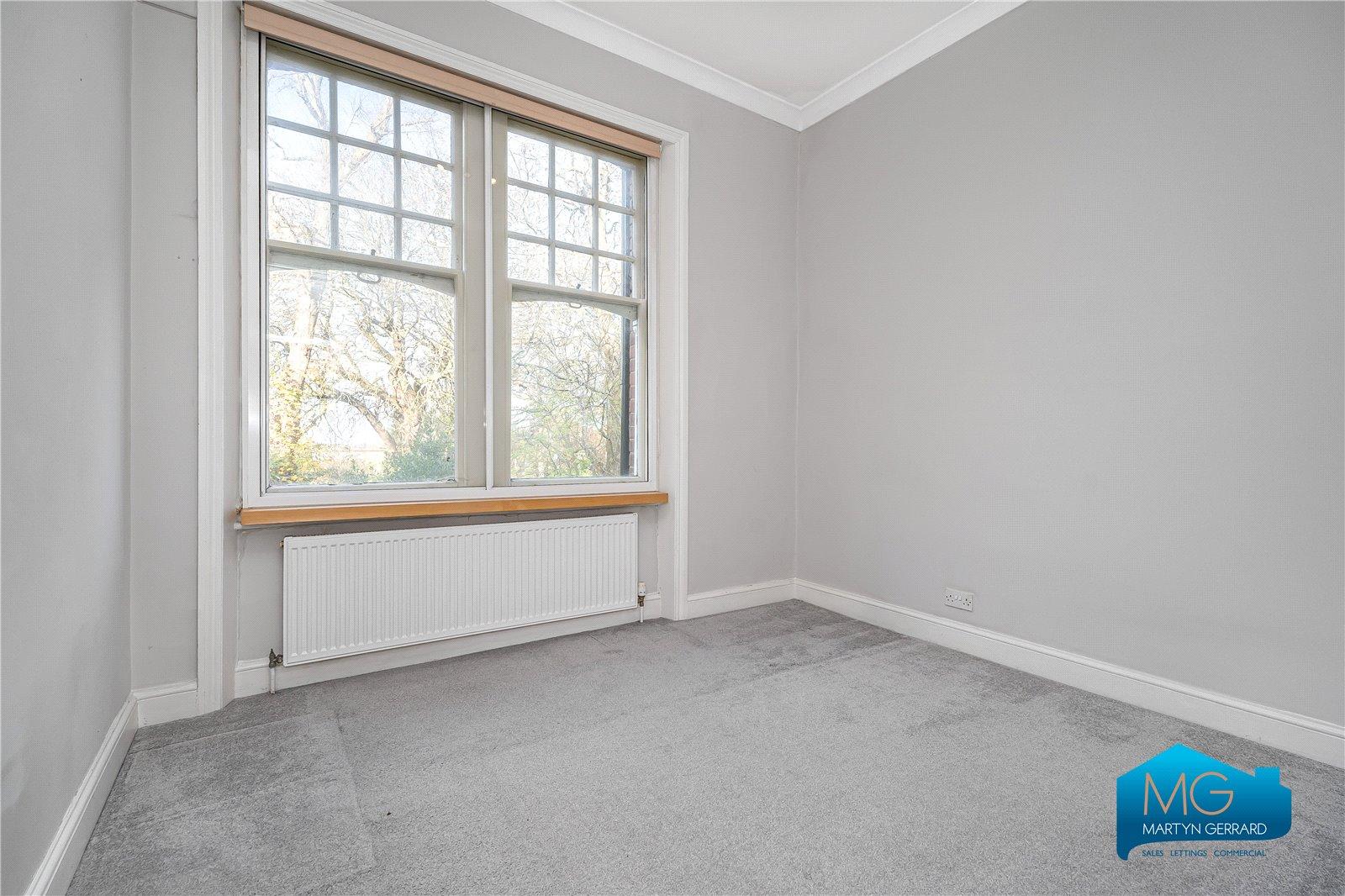 2 bedroom Apartment to rent - Martyn Gerrard