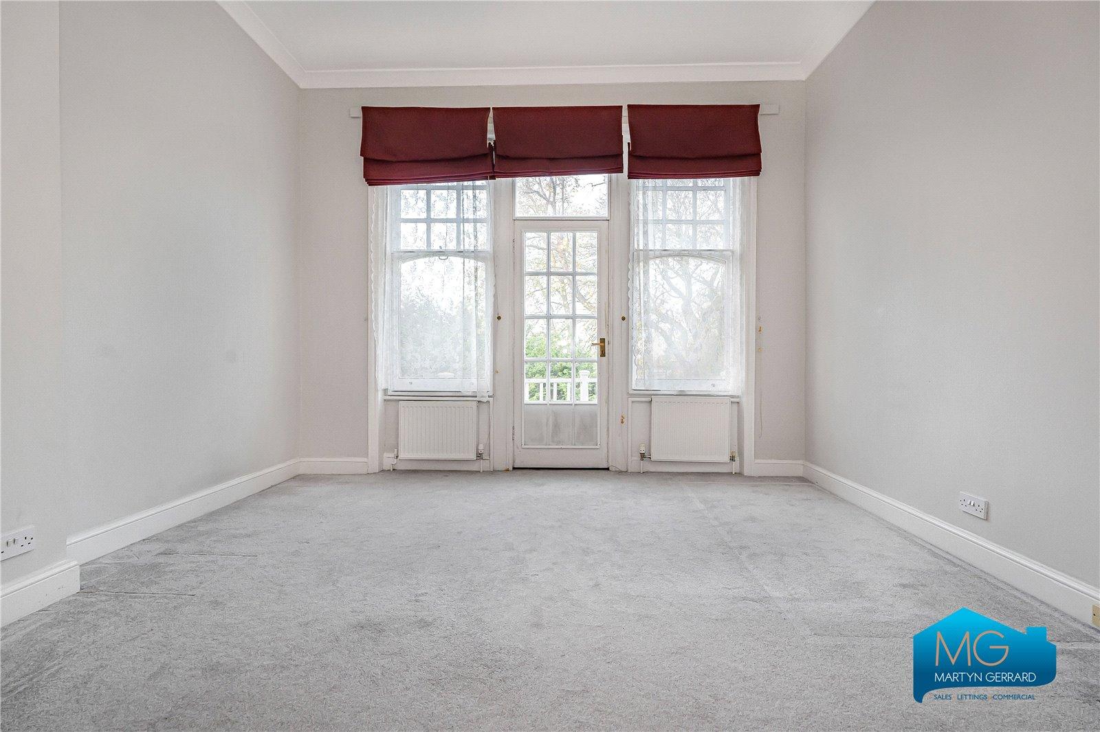 2 bedroom Apartment to rent - Martyn Gerrard
