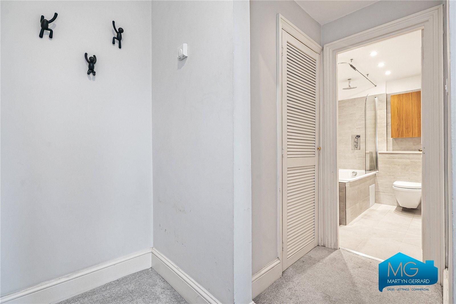 2 bedroom Apartment to rent - Martyn Gerrard