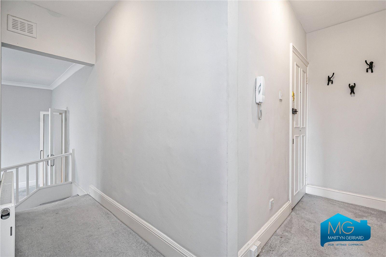 2 bedroom Apartment to rent - Martyn Gerrard