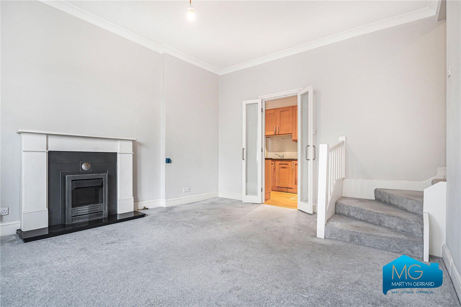 2 bedroom Apartment to rent - Martyn Gerrard