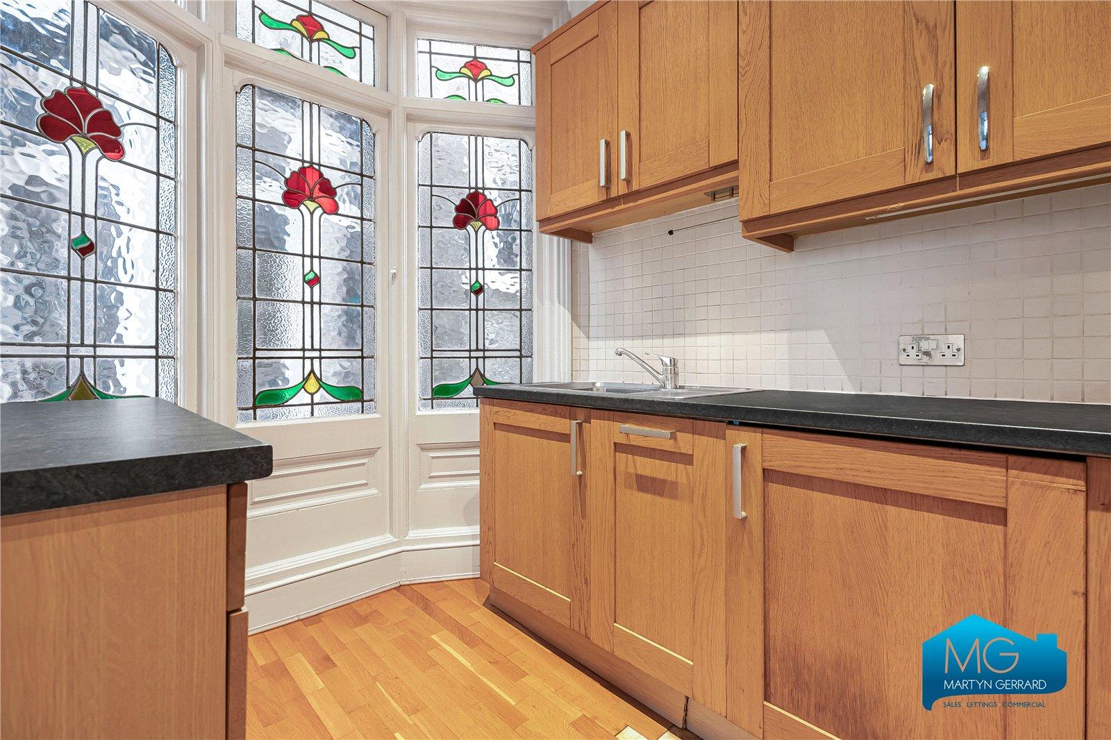 2 bedroom Apartment to rent - Martyn Gerrard