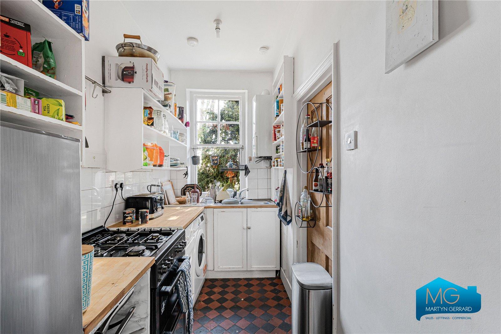 3 bedroom Apartment to rent - Martyn Gerrard