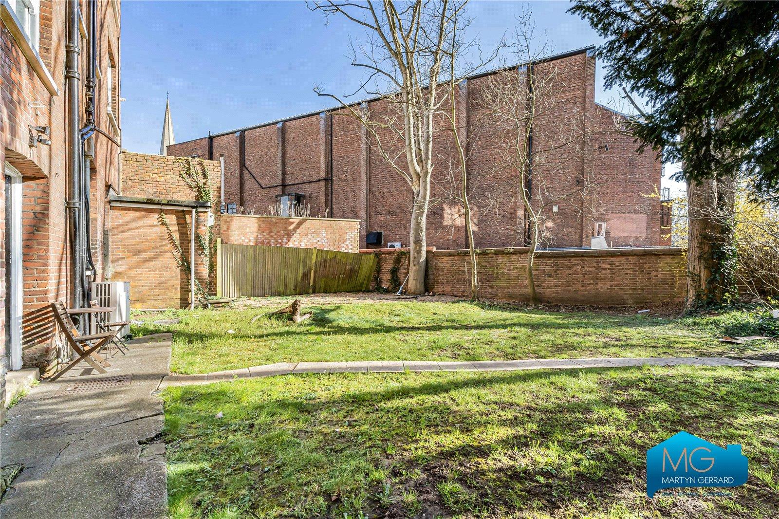 3 bedroom Apartment to rent - Martyn Gerrard
