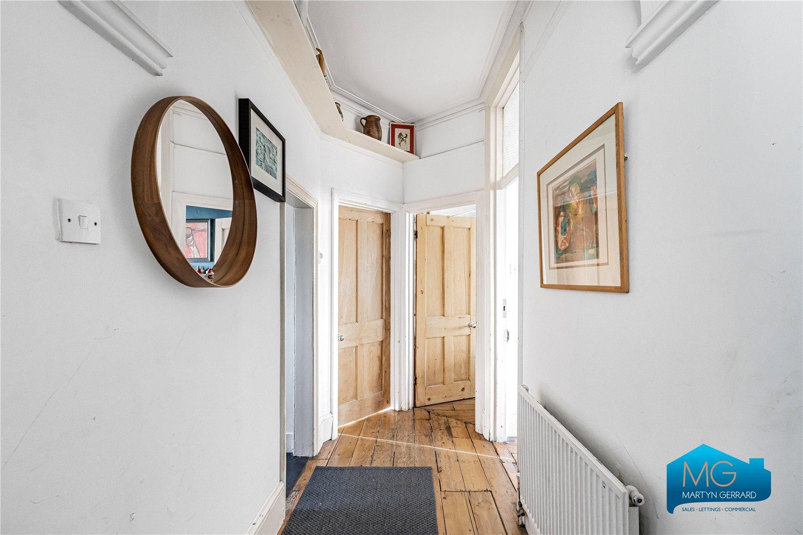 3 bedroom Apartment to rent - Martyn Gerrard