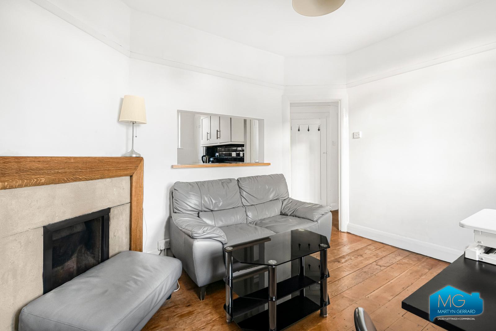 2 bedroom Ground Floor Flat to rent - Martyn Gerrard