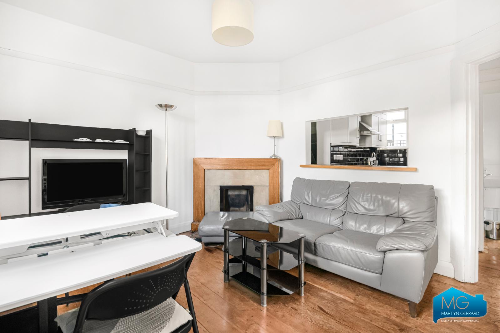 2 bedroom Ground Floor Flat to rent - Martyn Gerrard
