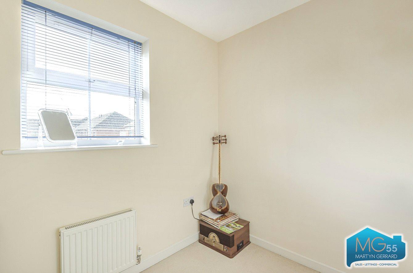 2 bedroom Apartment to rent - Martyn Gerrard