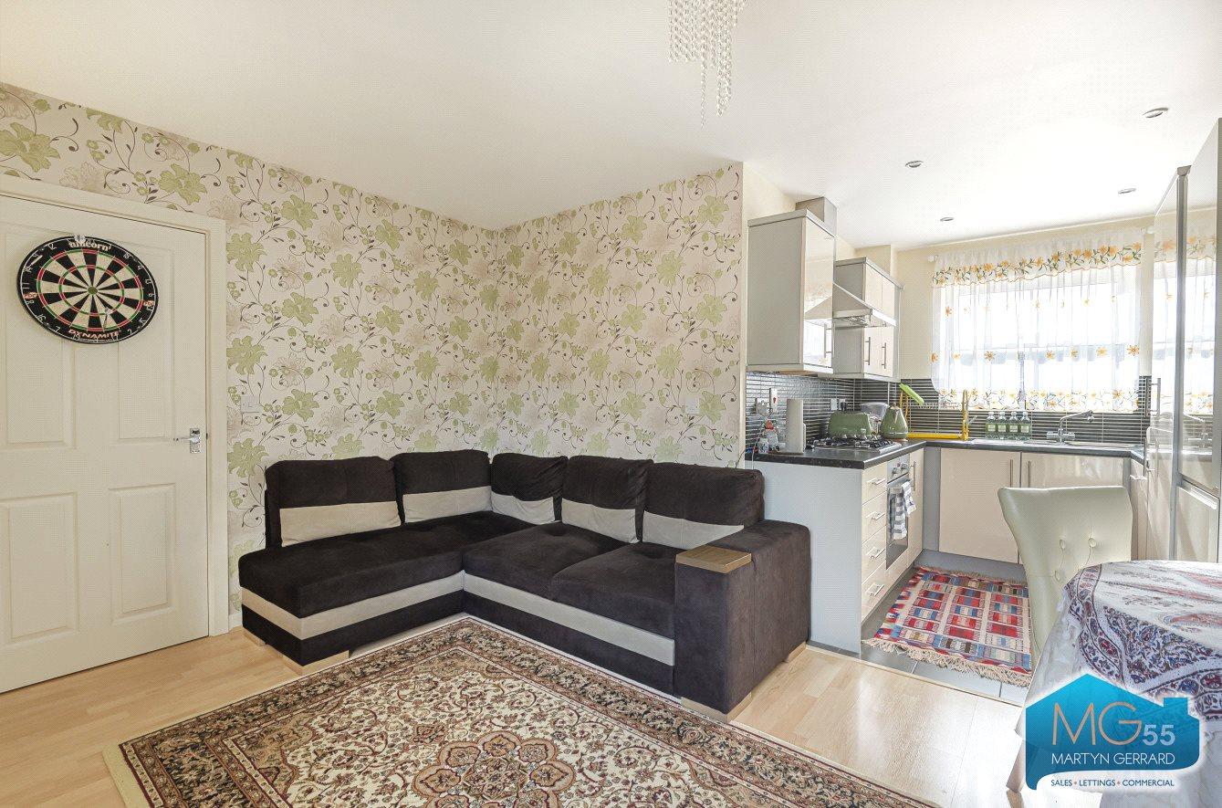 2 bedroom Apartment to rent - Martyn Gerrard