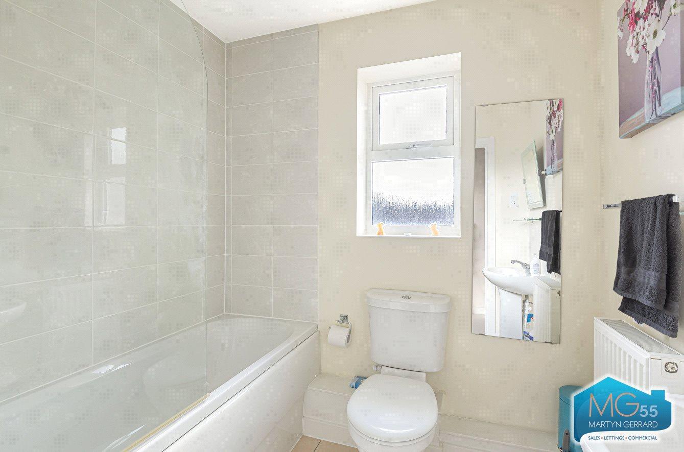 2 bedroom Apartment to rent - Martyn Gerrard