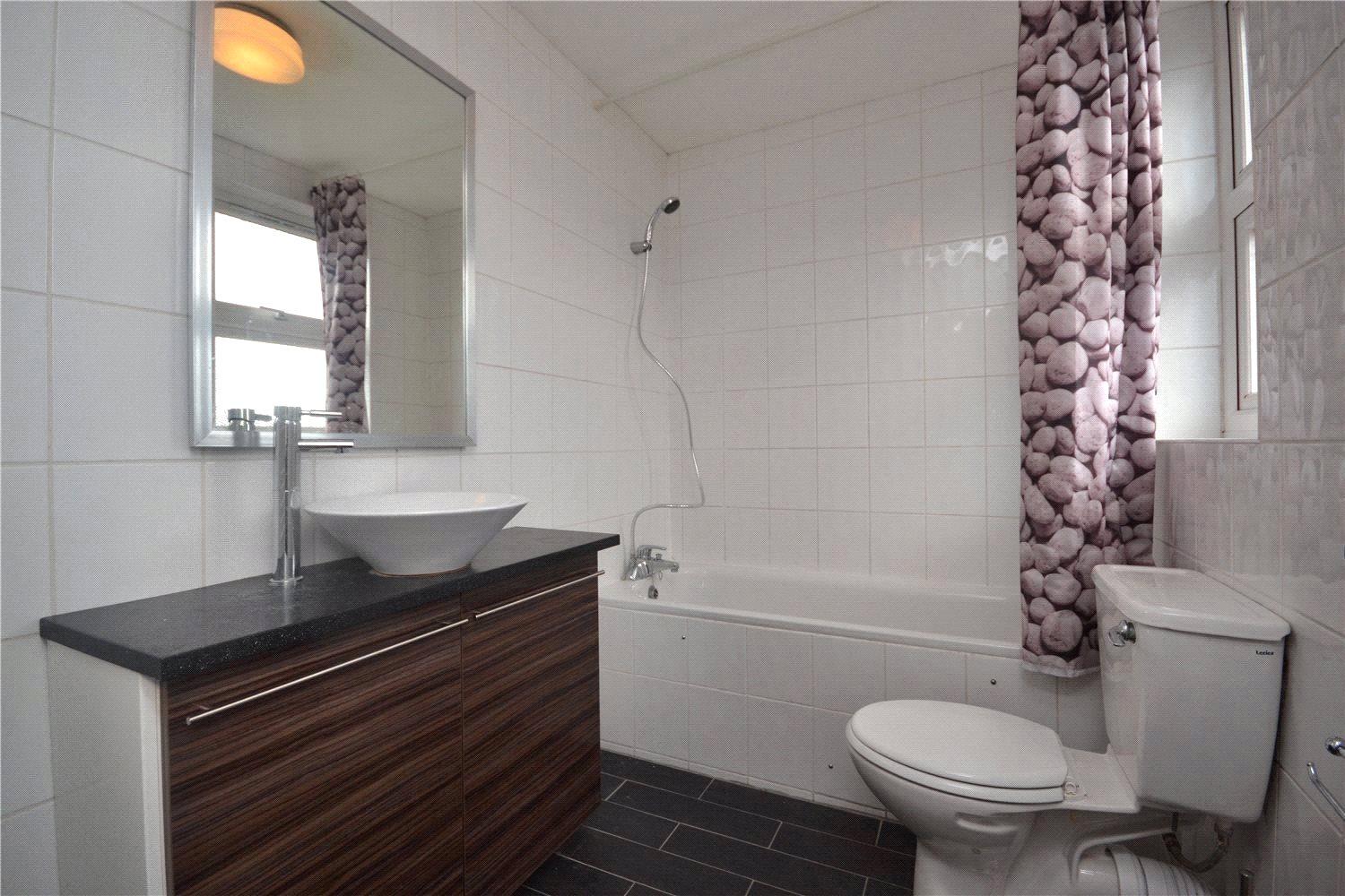 2 bedroom Apartment to rent - Martyn Gerrard