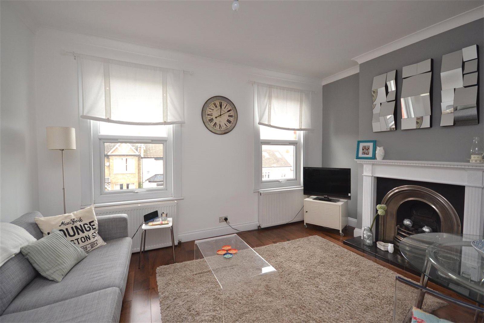 2 bedroom Apartment to rent - Martyn Gerrard