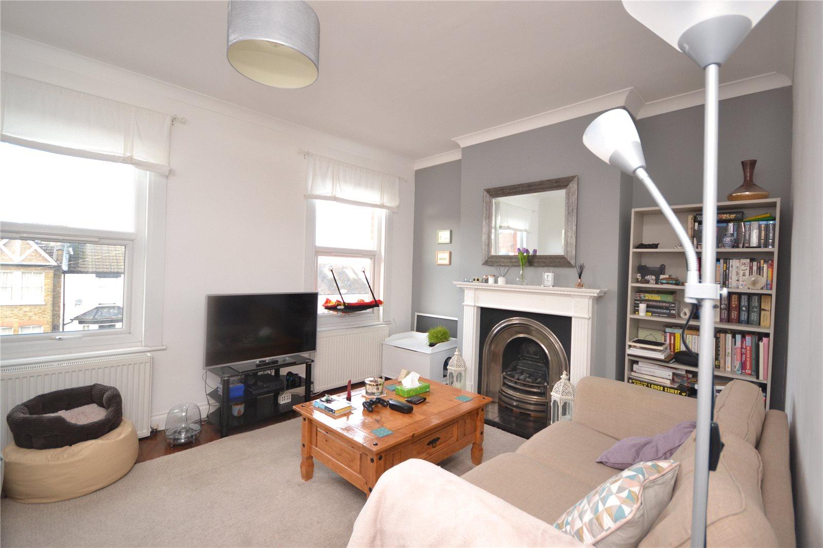 2 bedroom Apartment to rent - Martyn Gerrard